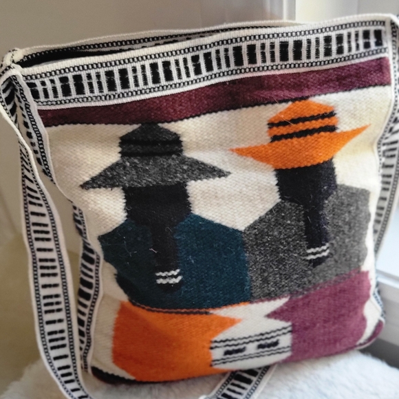 100% WOOL Artisan Handmade from Ecuador Patterned Tote Bag - Picture 8 of 9